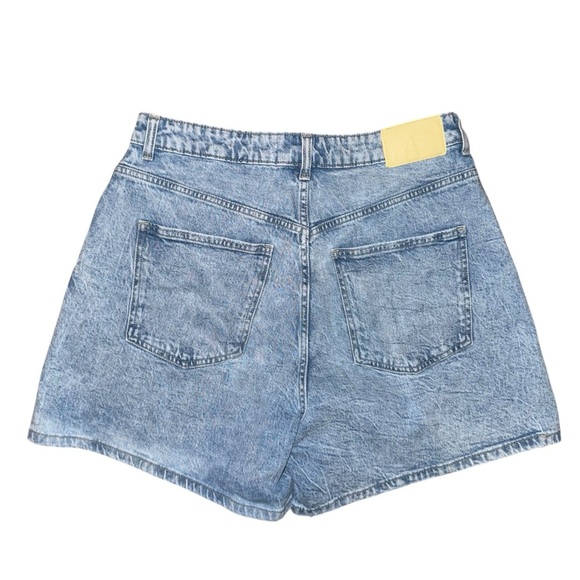 ZARA Classic Mom Fit High Waist Rise Denim Jean Shorts Acid Wash Size 10 - Picture 11 of 15